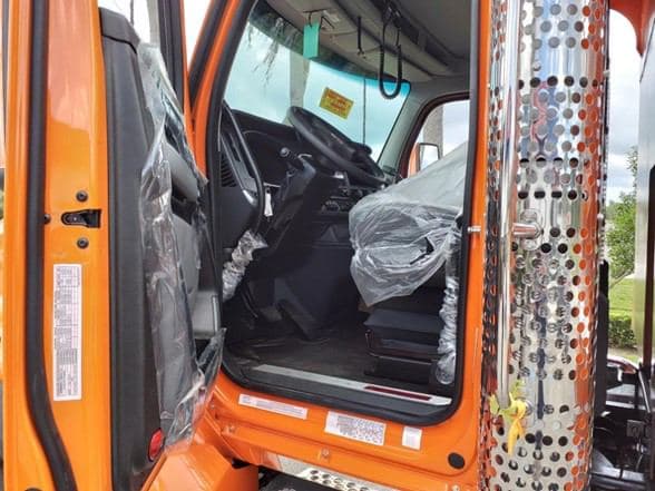 2026 Kenworth T880 image 8