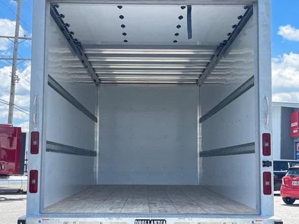 2025 Isuzu NRR image 14