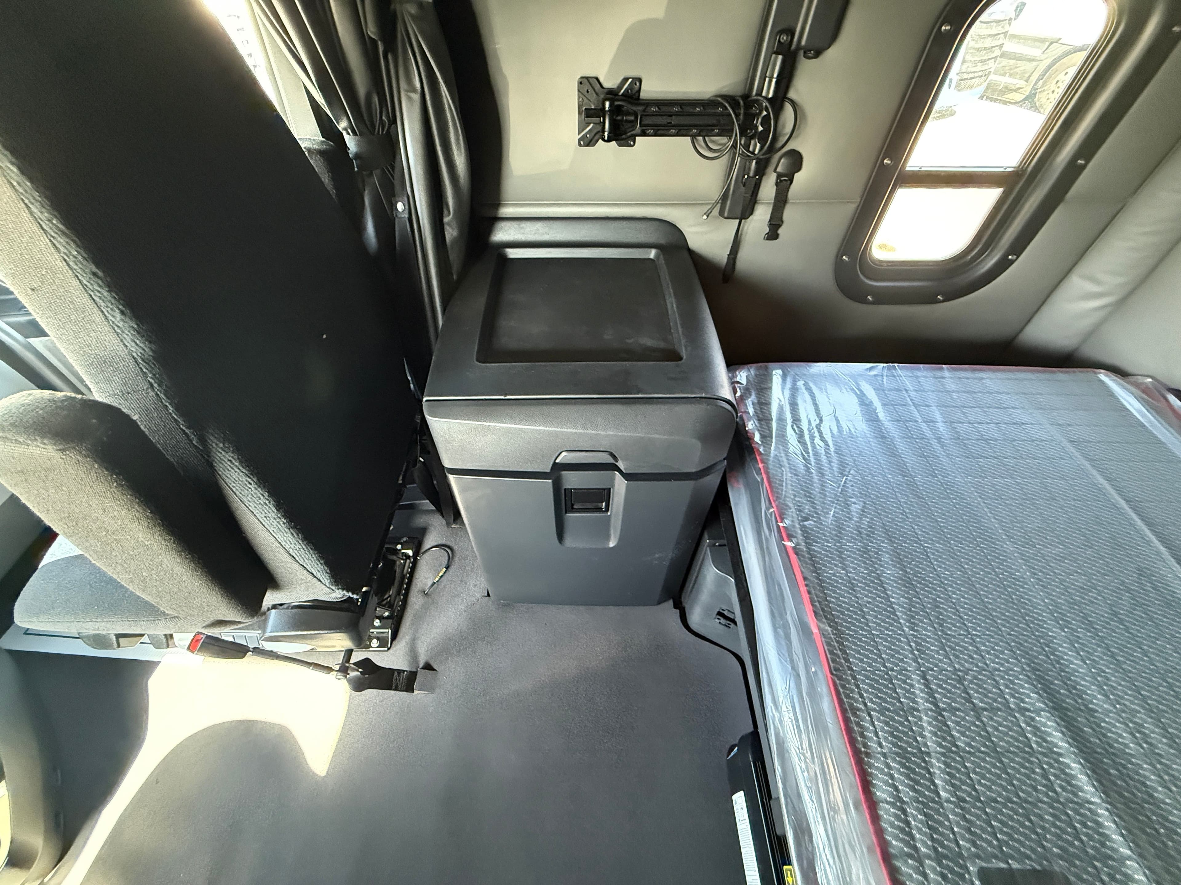 2022 Freightliner Cascadia 126 image 19