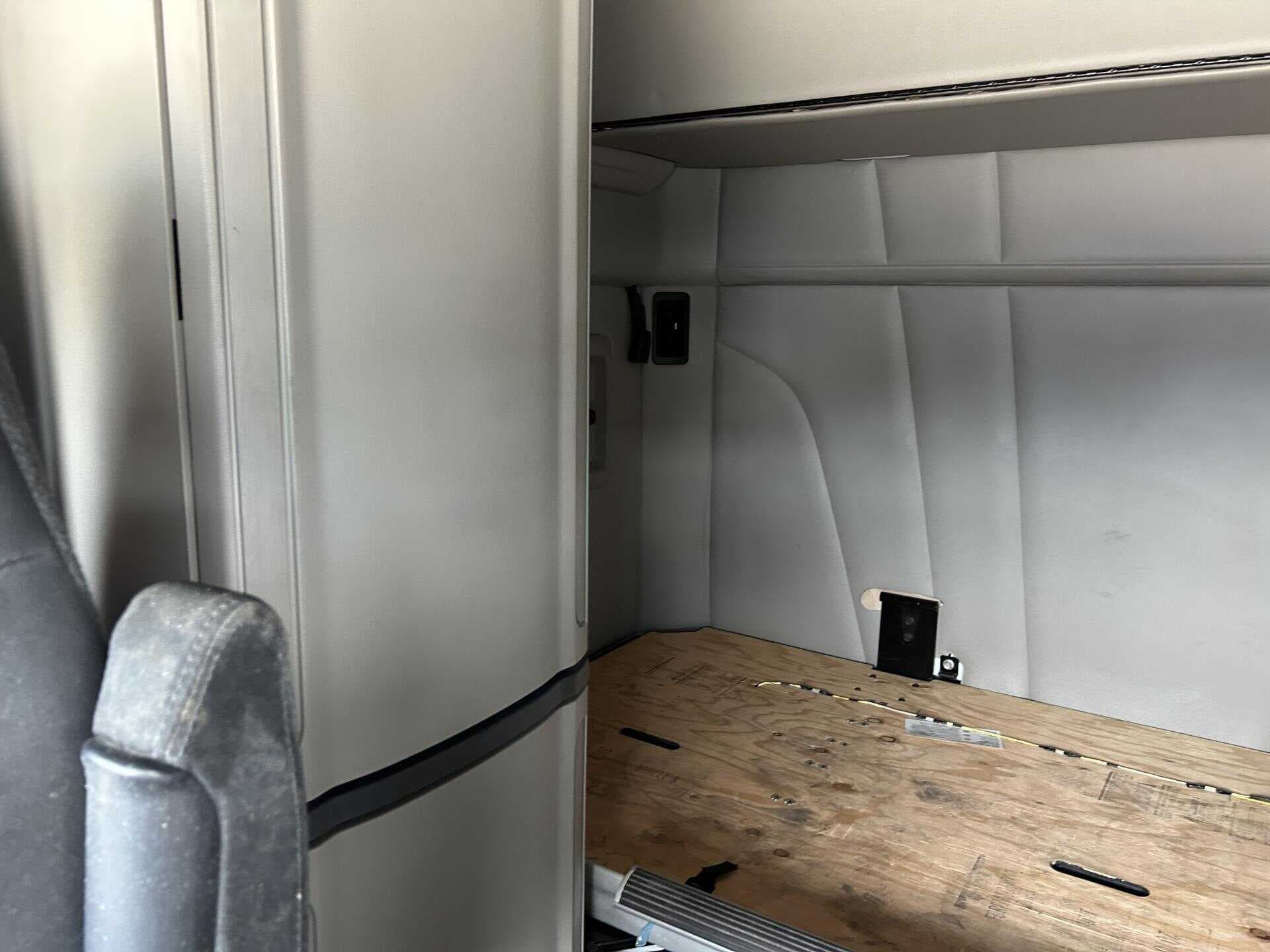 2020 Peterbilt 579 image 26