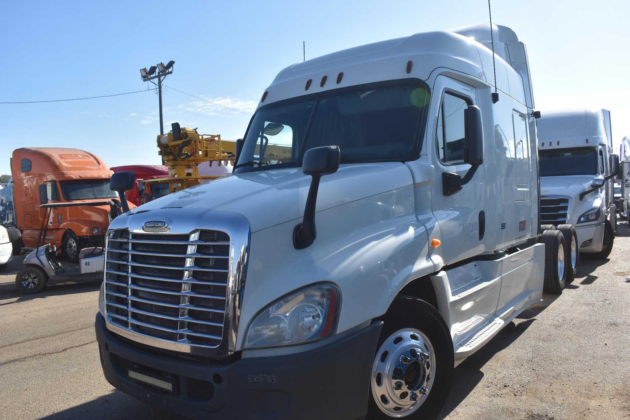 2013 Freightliner Cascadia 125 image 5