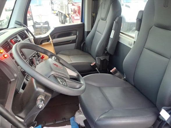 2026 Kenworth T880 image 14