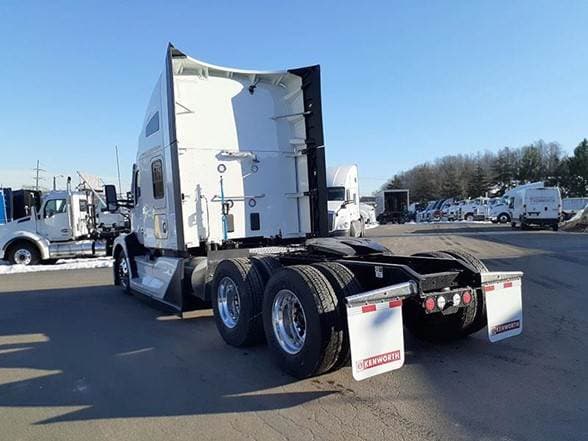 2025 Kenworth T680 image 3