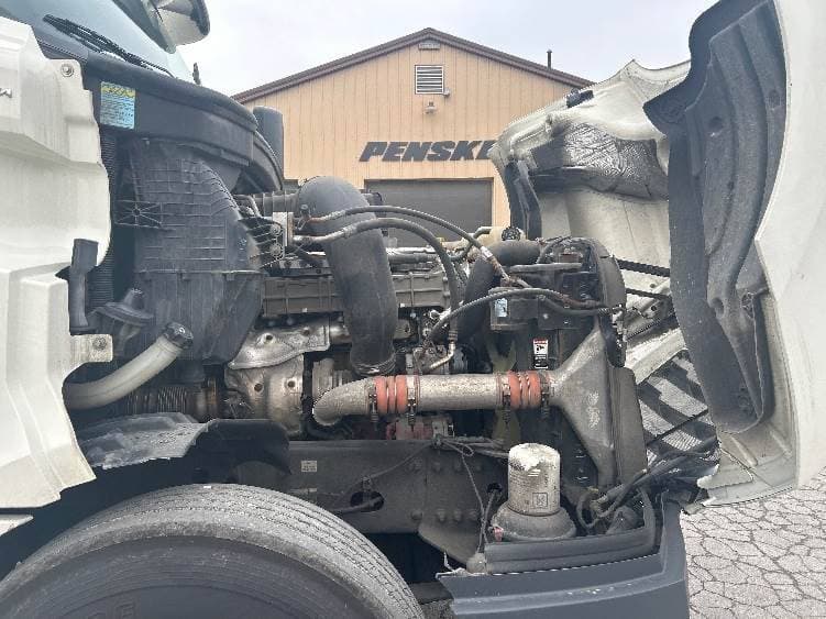 2018 Freightliner Cascadia image 11