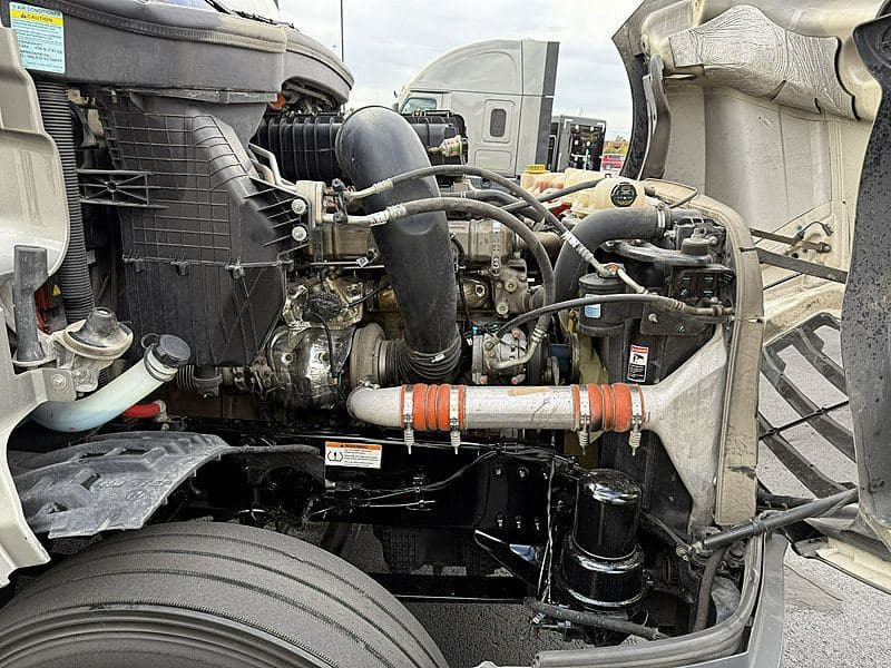 2022 FREIGHTLINER CASCADIA 126 image 11