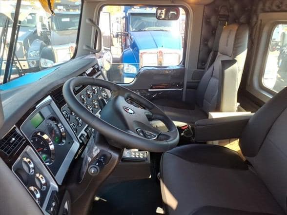 2026 Kenworth W900 image 14