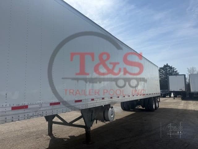 2017 HYUNDAI 48300 image 6