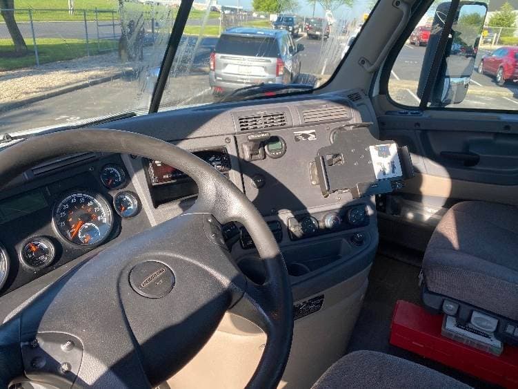 2018 Freightliner Cascadia image 6