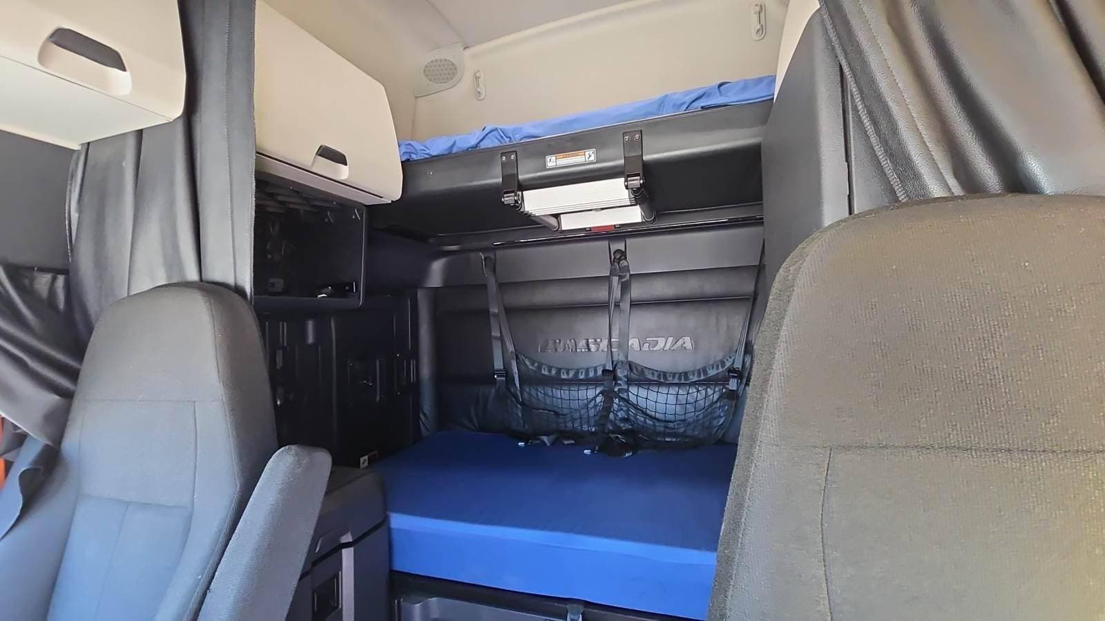 2024 Freightliner Cascadia 126 image 3