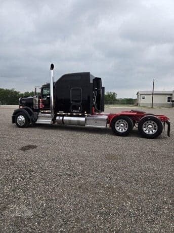 2021 Kenworth W9 Series image 6