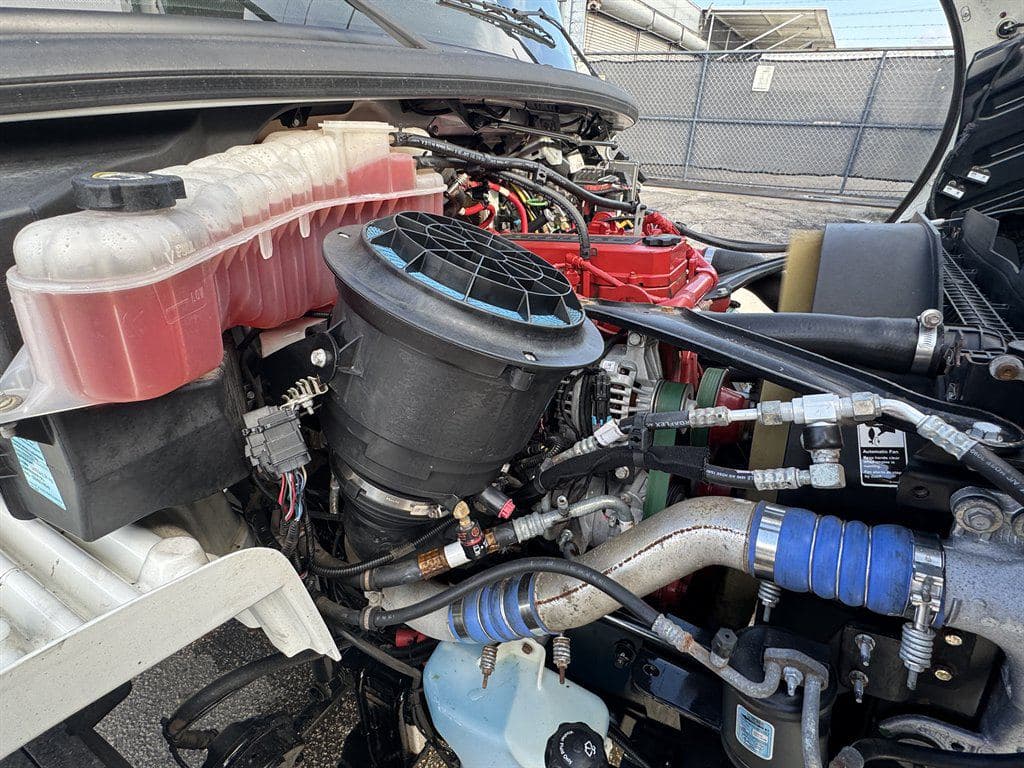 2018 Freightliner M2-106 image 50