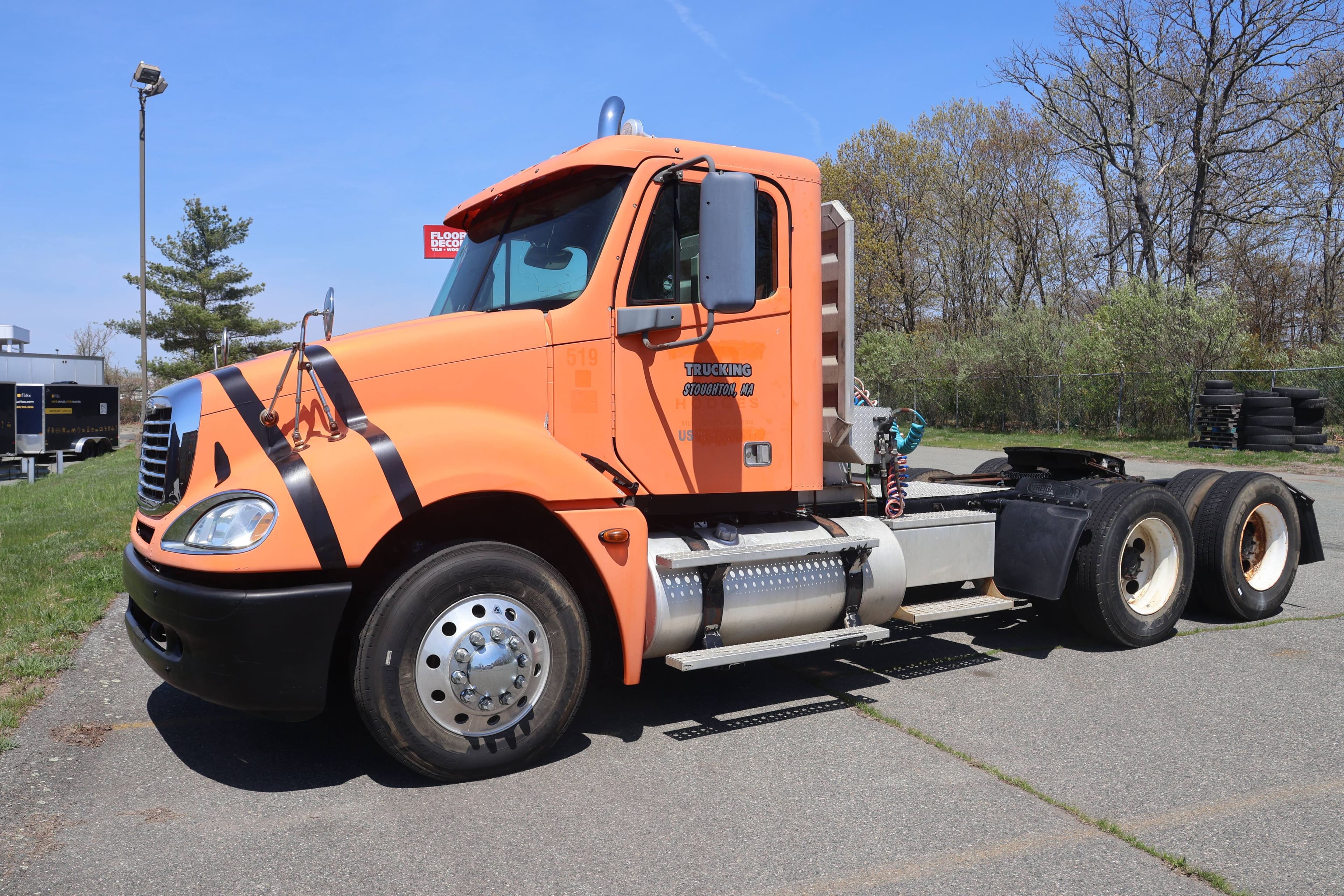 2007 Freightliner image 2