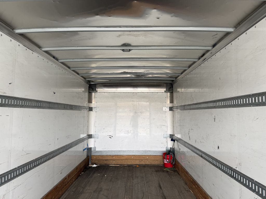 Used 2021 KENWORTH T270 image 19