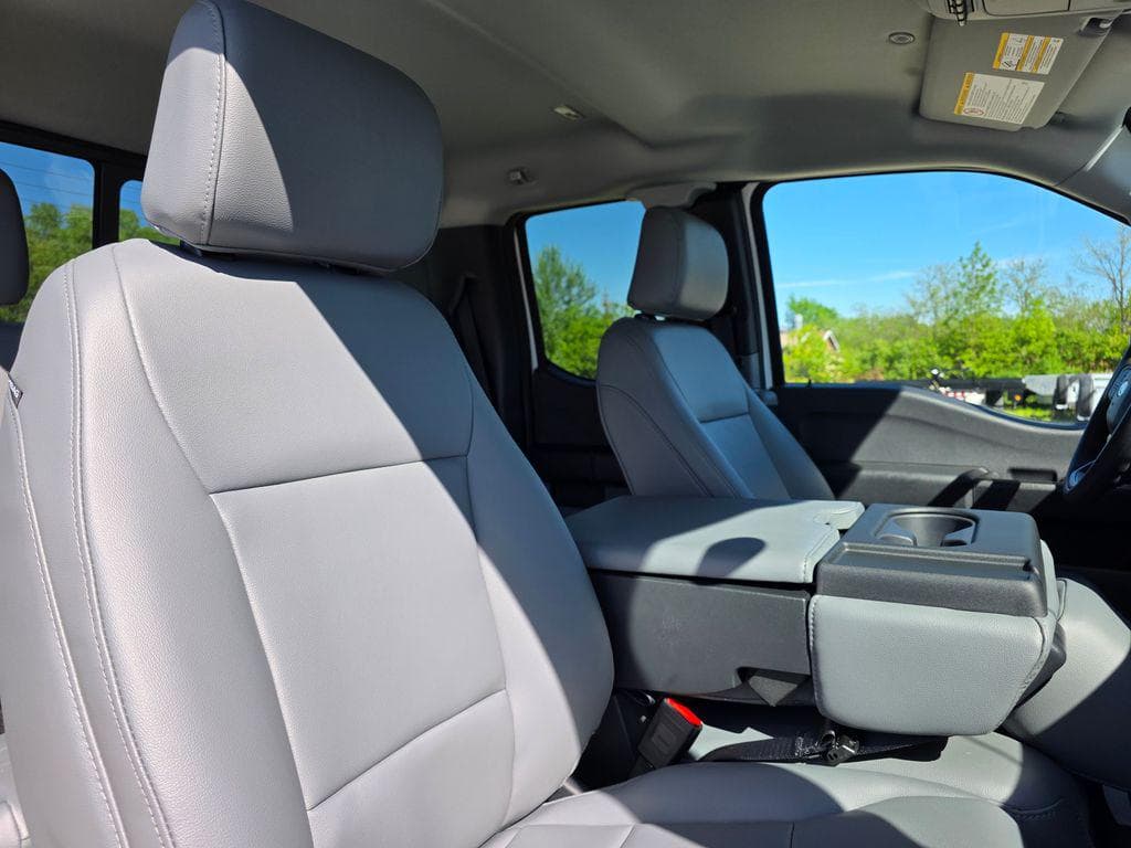 2026 Ford F-550SD XL Service Utility Body image 22