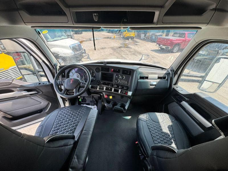 2022 Kenworth T600 image 19