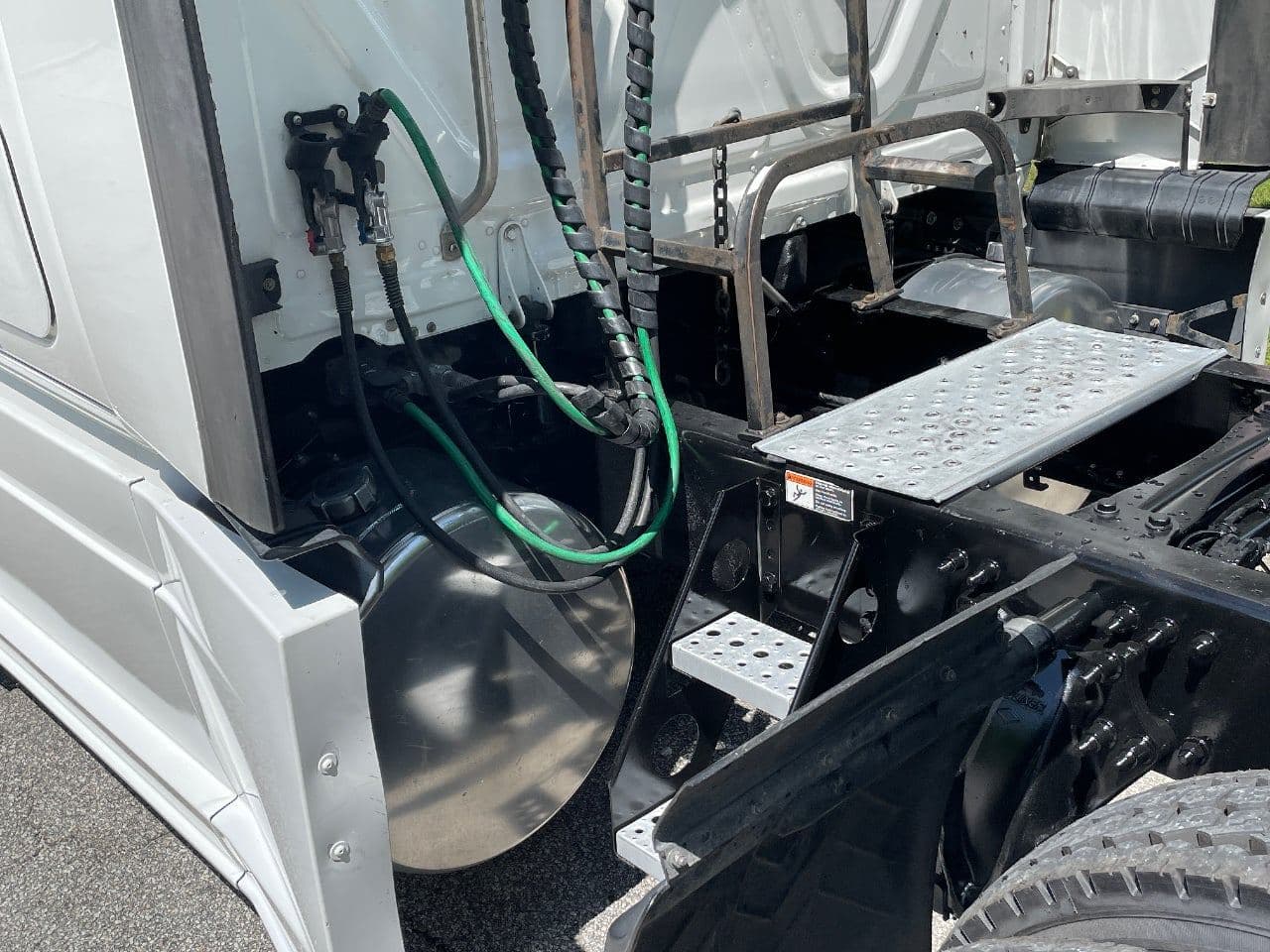 2019 Freightliner Cascadia 126 image 11