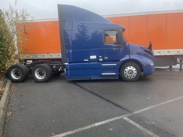 2021 Volvo VNR64T660 image 4