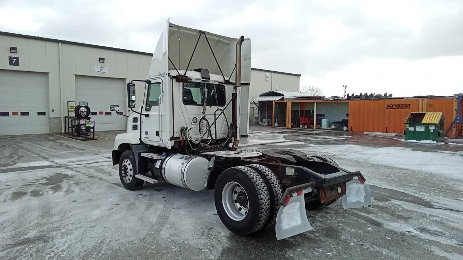 2019 Mack Anthem Single Axle Day Cab Truck - Mack MP7, Automatic image 8