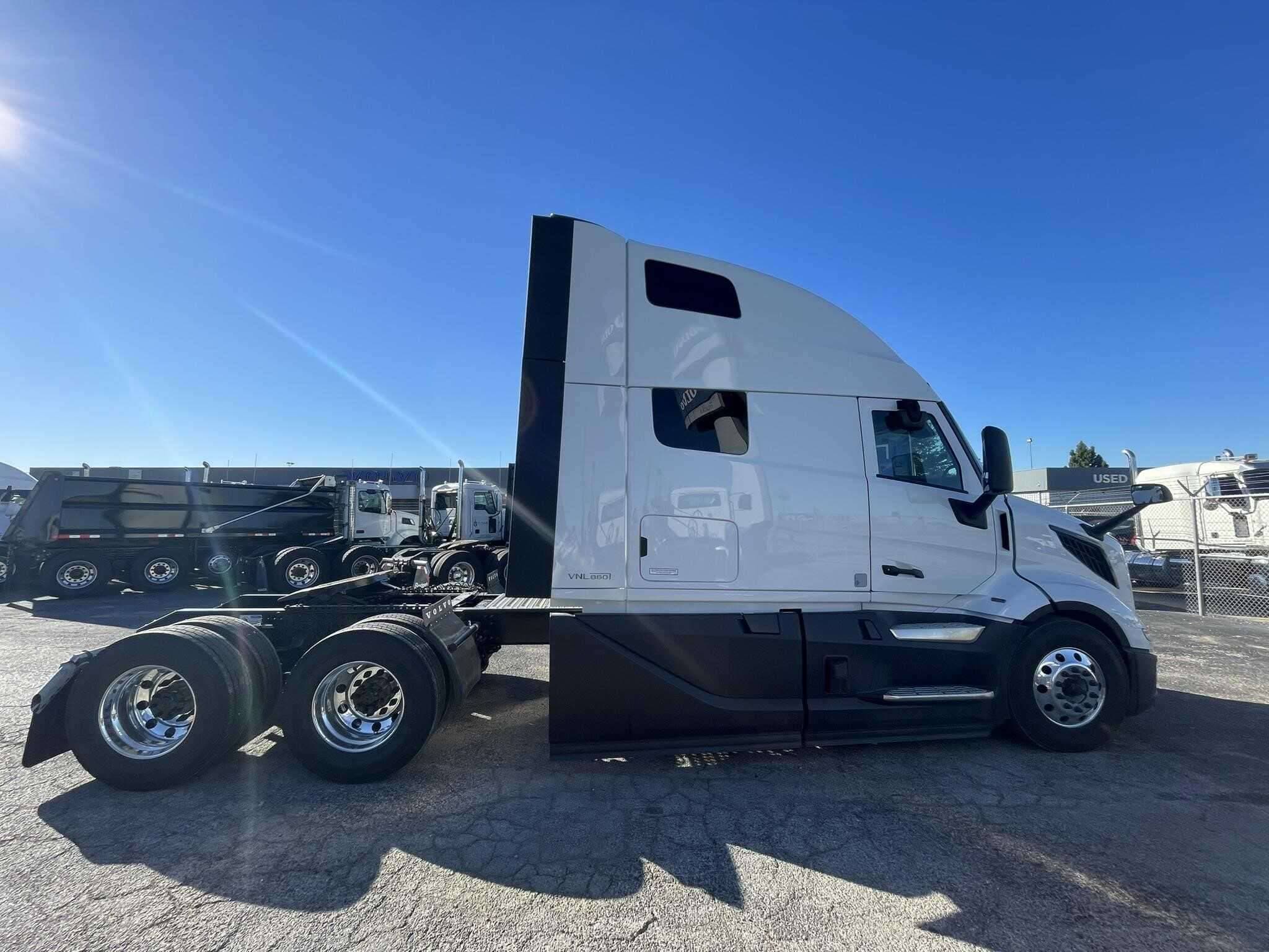 2026 Volvo NEW VNL image 4