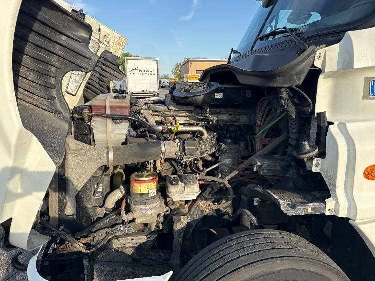 2018 Freightliner Cascadia image 2