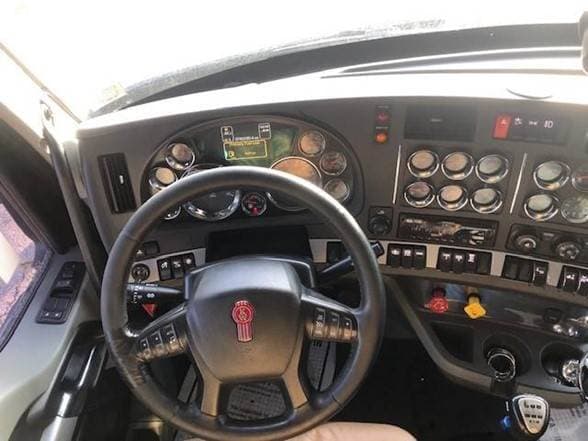 2021 Kenworth T880 image 8