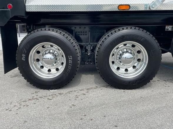 2026 Kenworth T880 image 5
