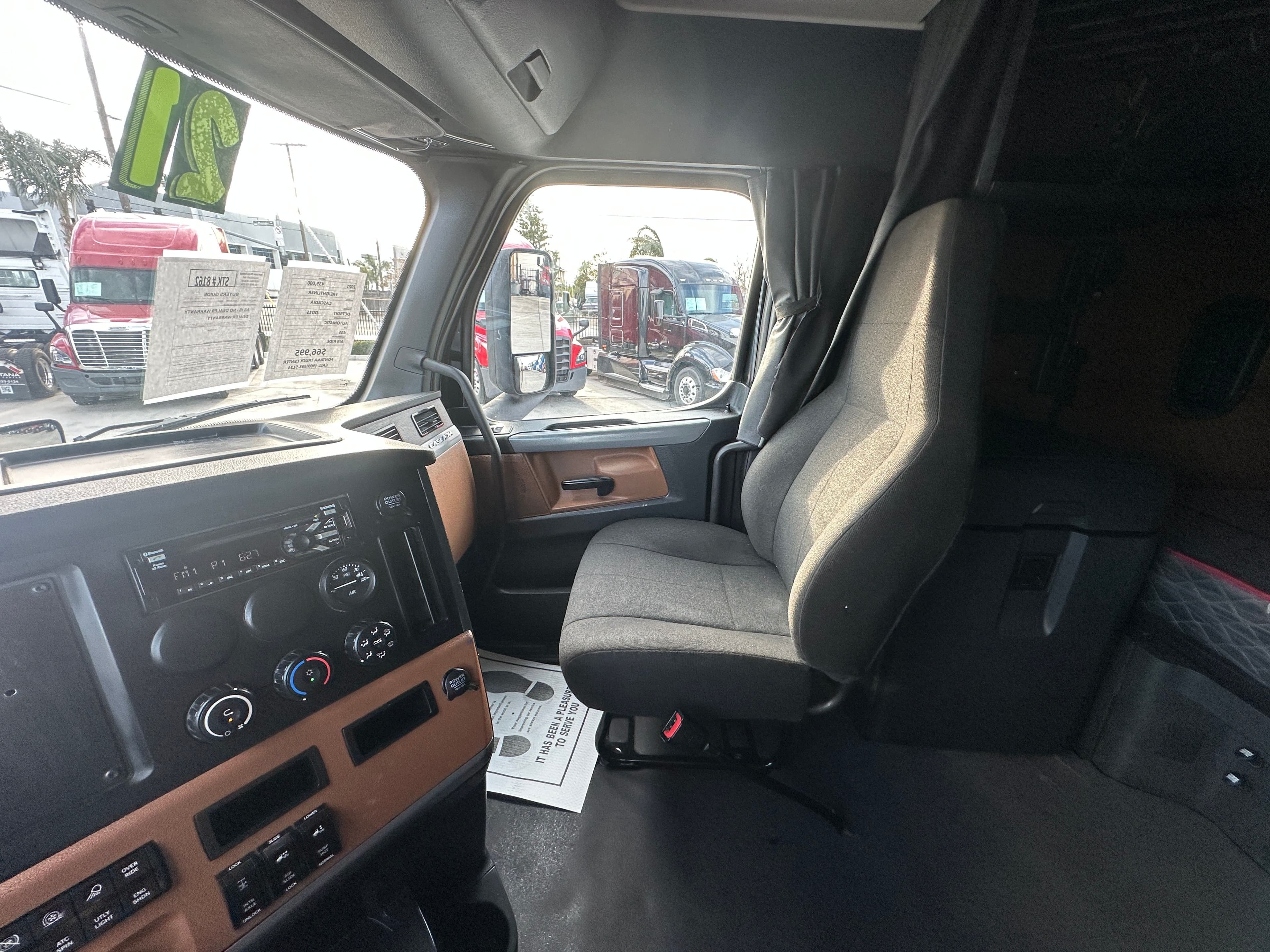 2021 Freightliner Cascadia 126 image 28