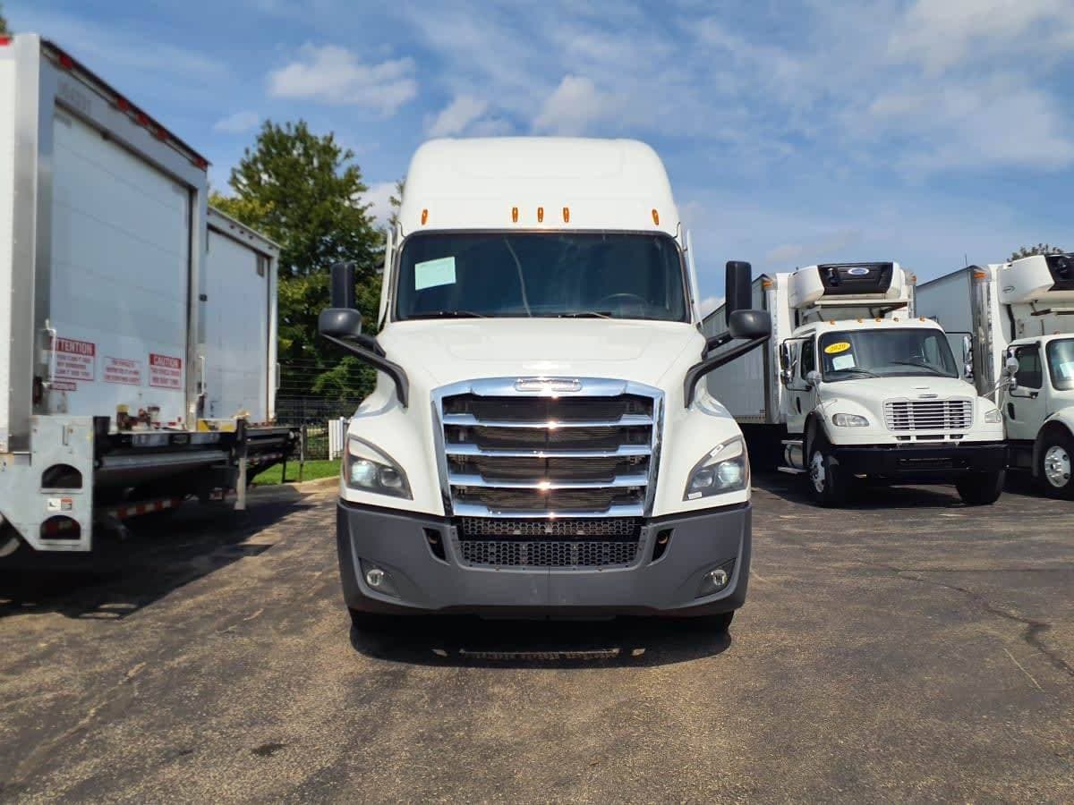 2021 Freightliner Cascadia image 1