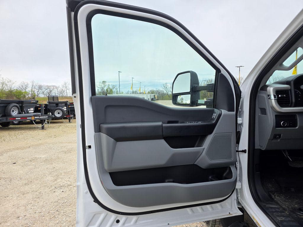 2026 Ford F-450SD XL Dump Truck image 28