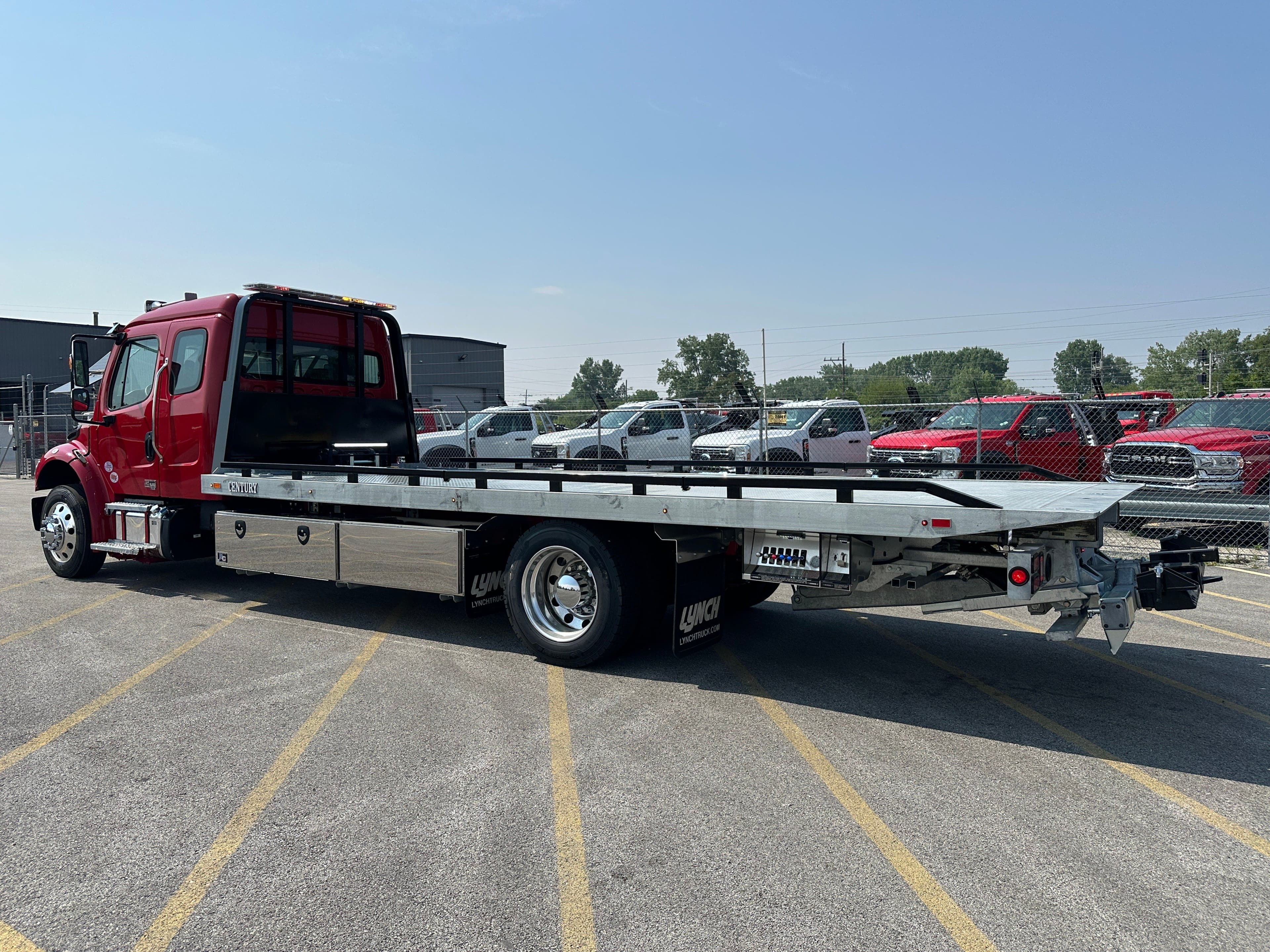 2025 Freightliner M2 106 image 4