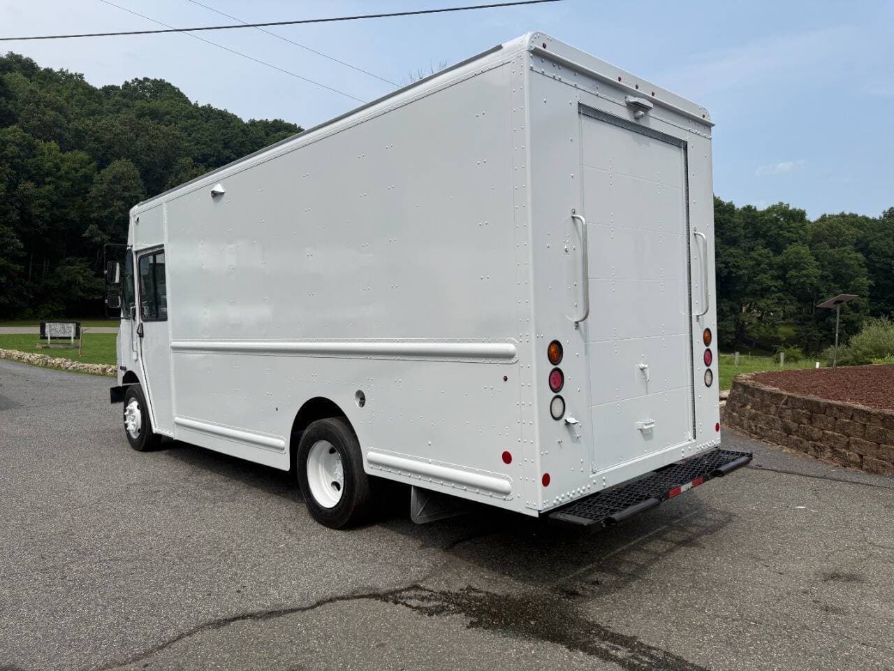 2020 Freightliner MT45 image 6