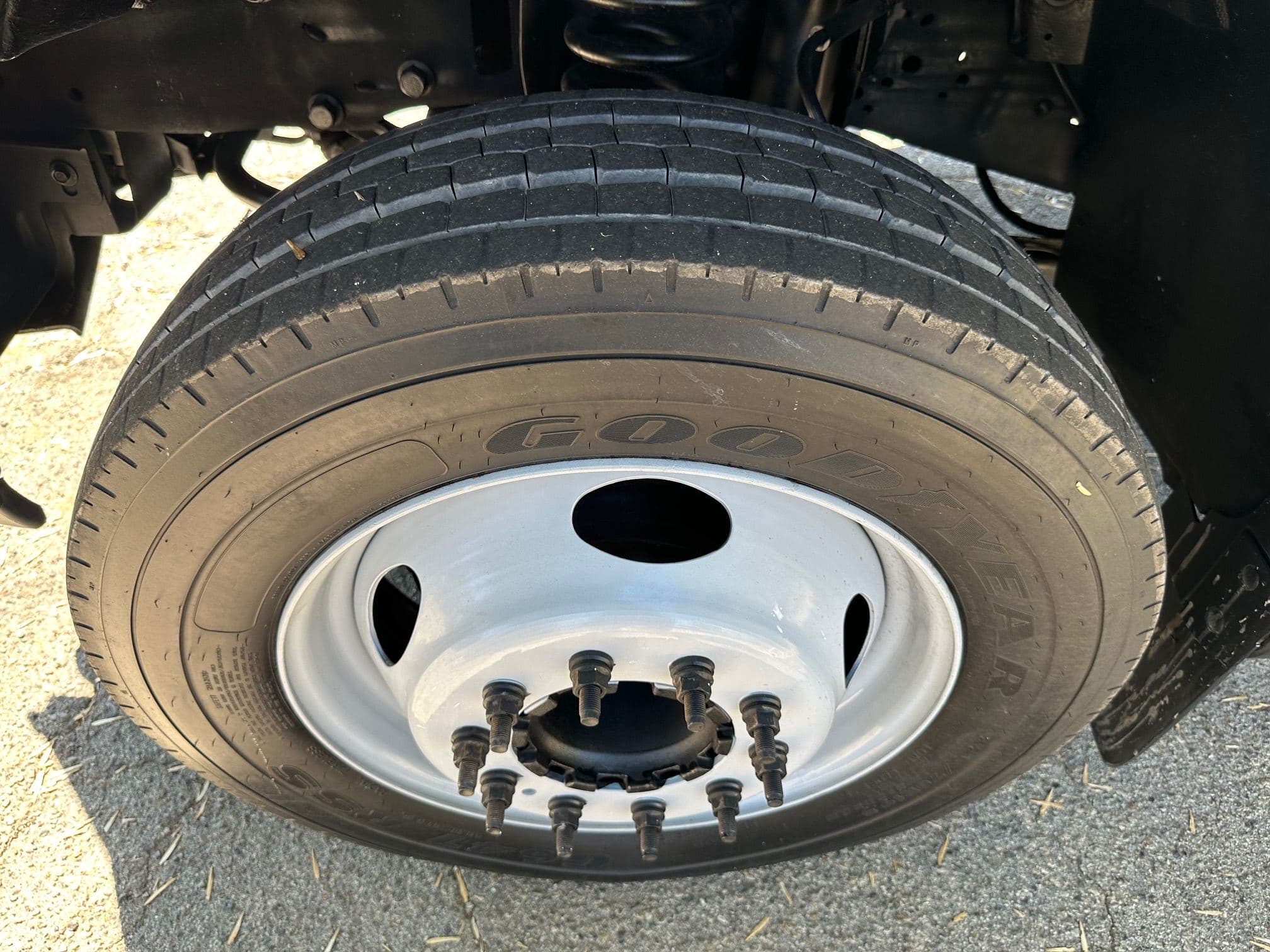 2007 Ford F-550 Bucket Truck image 23