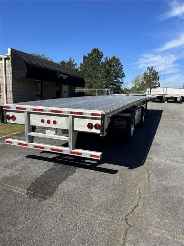2025 Mac Trailer Mfg 1650 Cft image 1