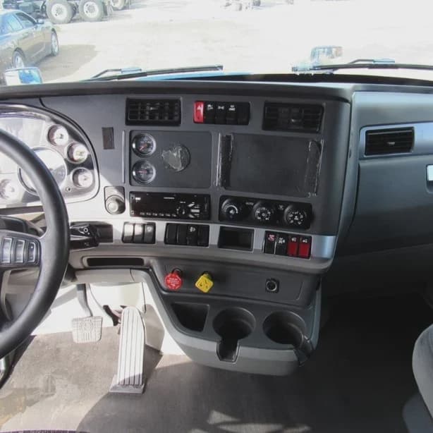 2020 Kenworth T680 image 5