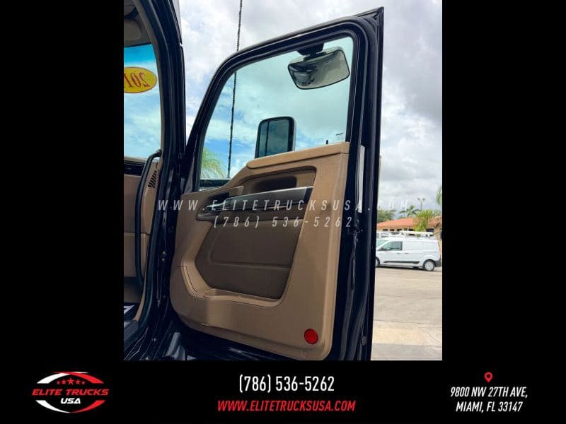 2017 Kenworth T680 image 24