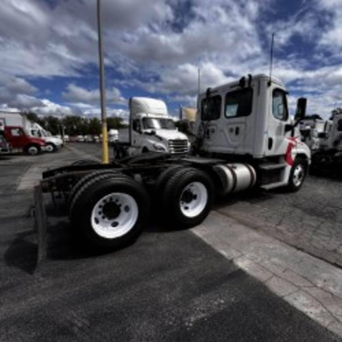 2018 Freightliner Cascadia image 8