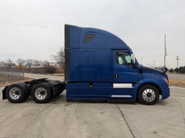 2024 Freightliner Cascadia image 4