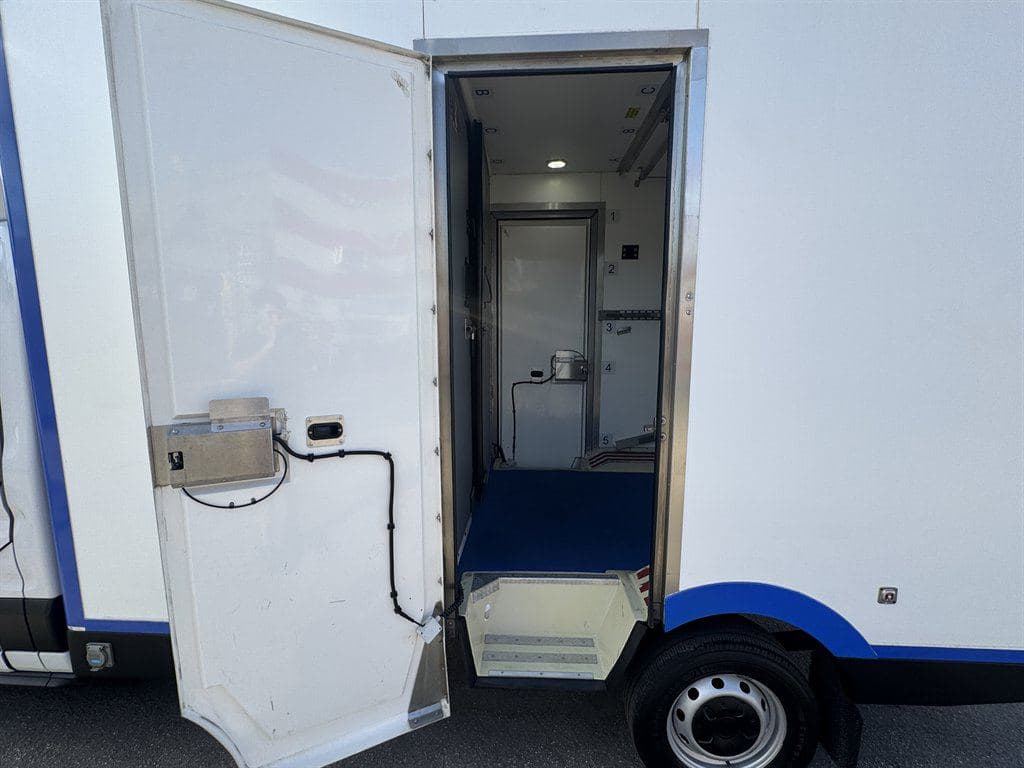 2023 Ford Transit T-350 image 20