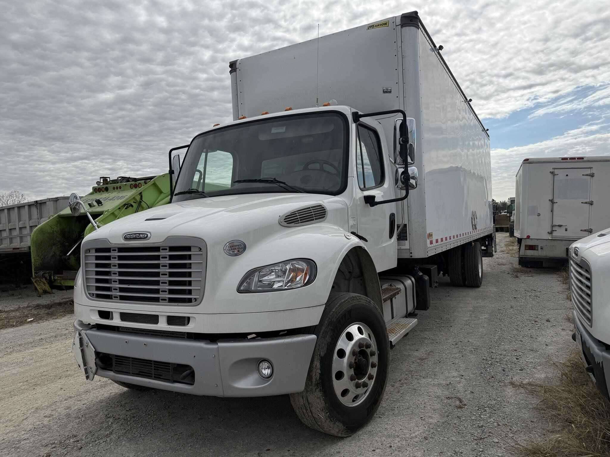 2021 Freightliner M2 image 12