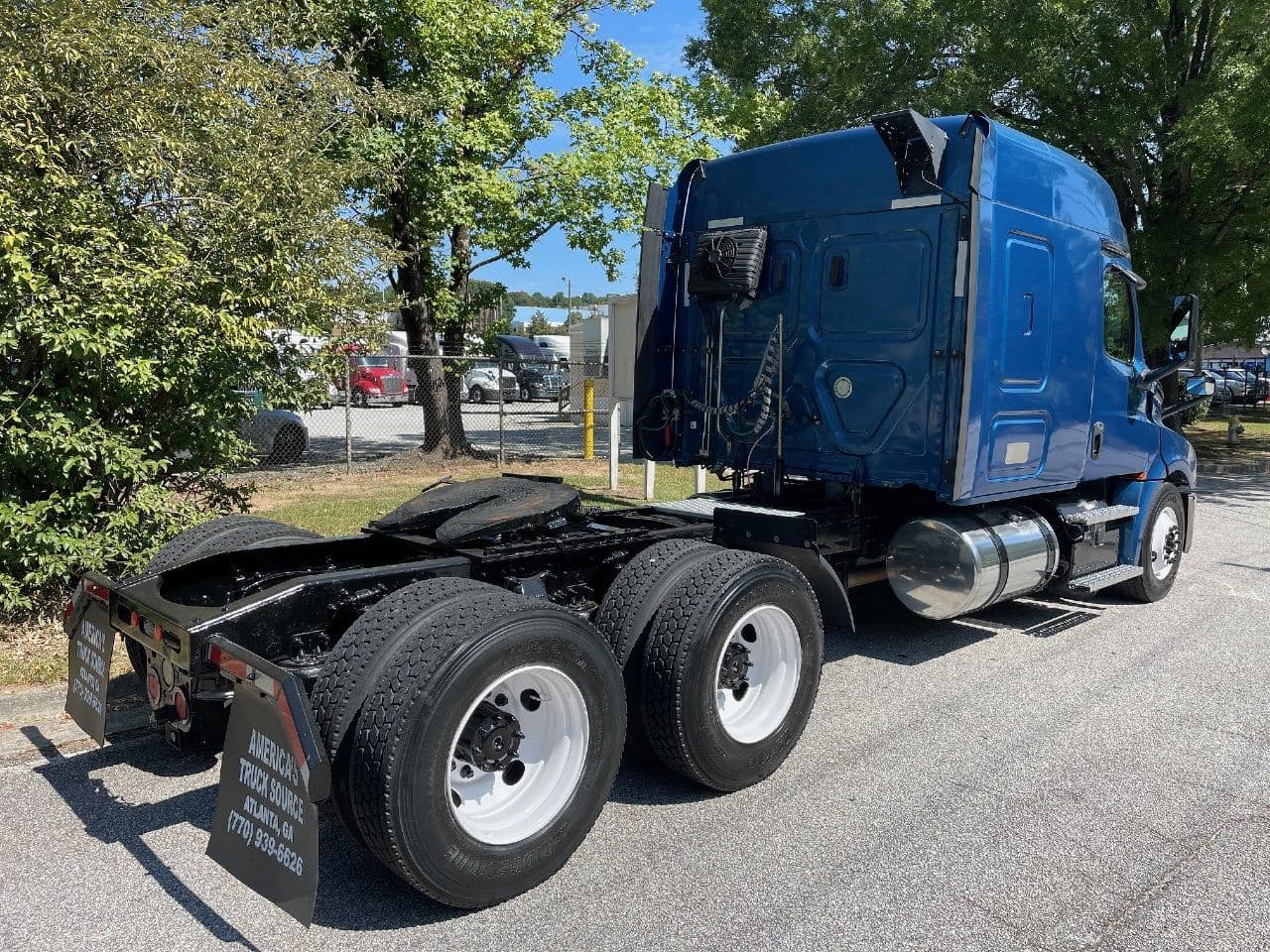 2020 Freightliner Cascadia 126 image 3