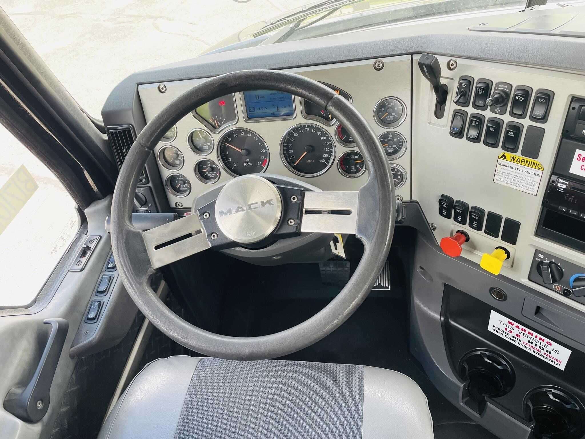 2018 Mack CXU613 Pinnacle image 5