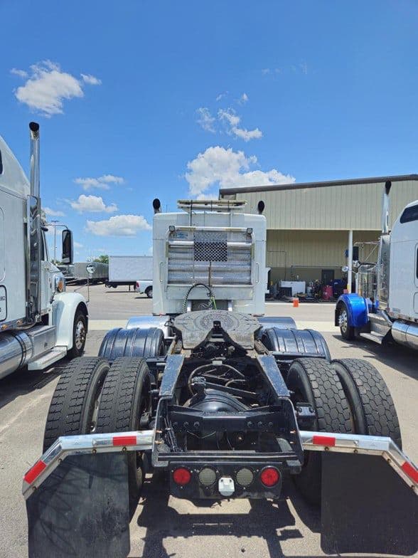 2014 Kenworth W900 image 8