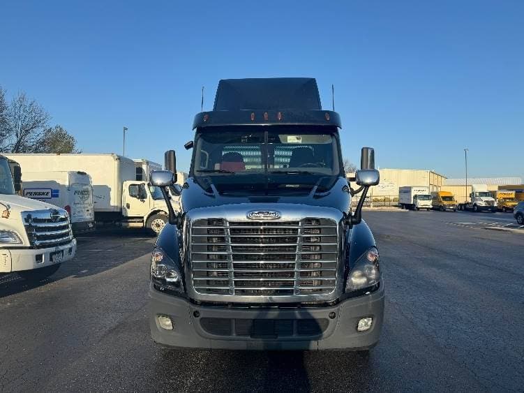 2018 Freightliner Cascadia image 8