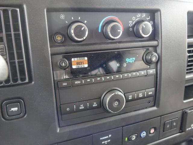2025 Chevrolet Express 3500 LT Passenger image 17