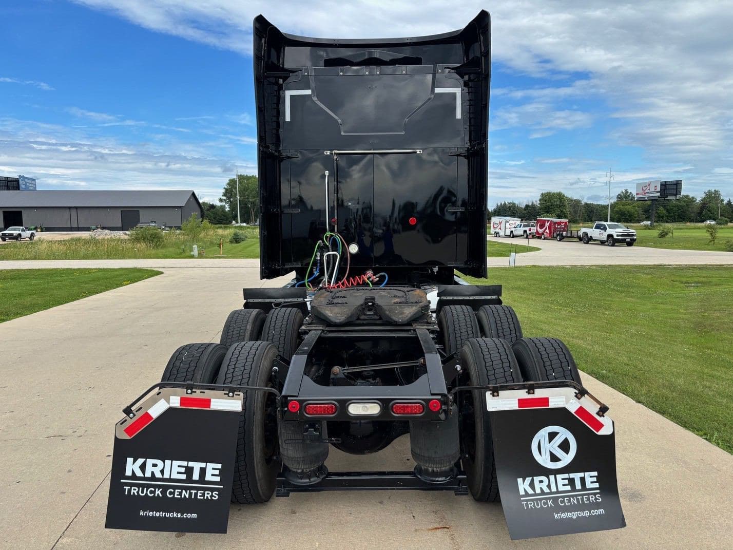 2023 Mack Anthem image 4