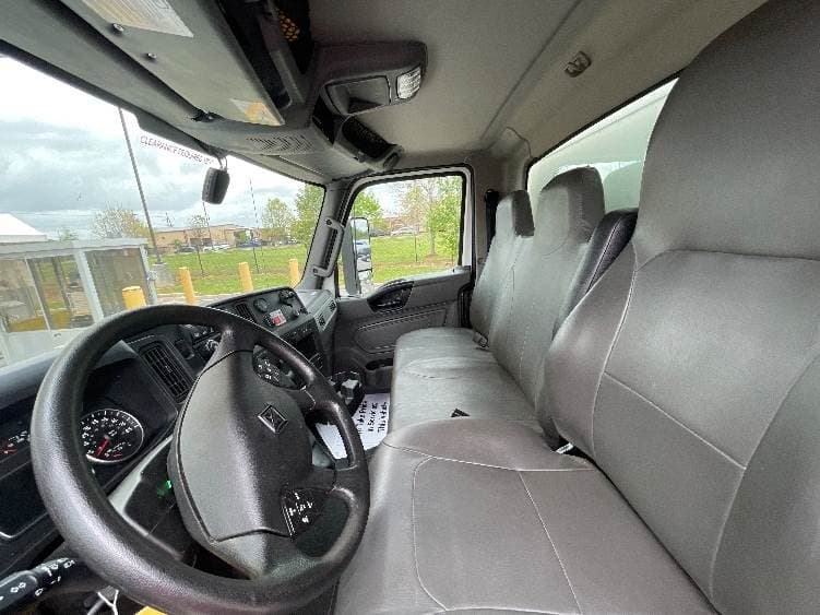 2022 International MV607 Box Truck - 220HP, 6 Speed Automatic, Roll up Door image 19