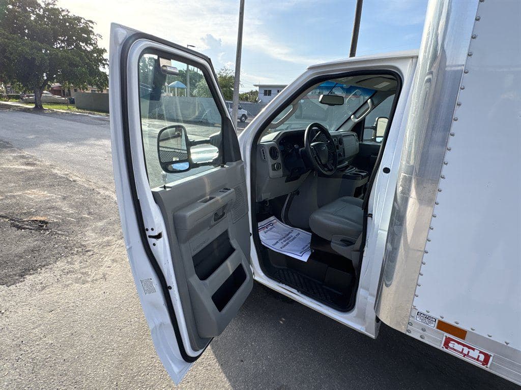 2023 Ford E-Series Cutaway image 49