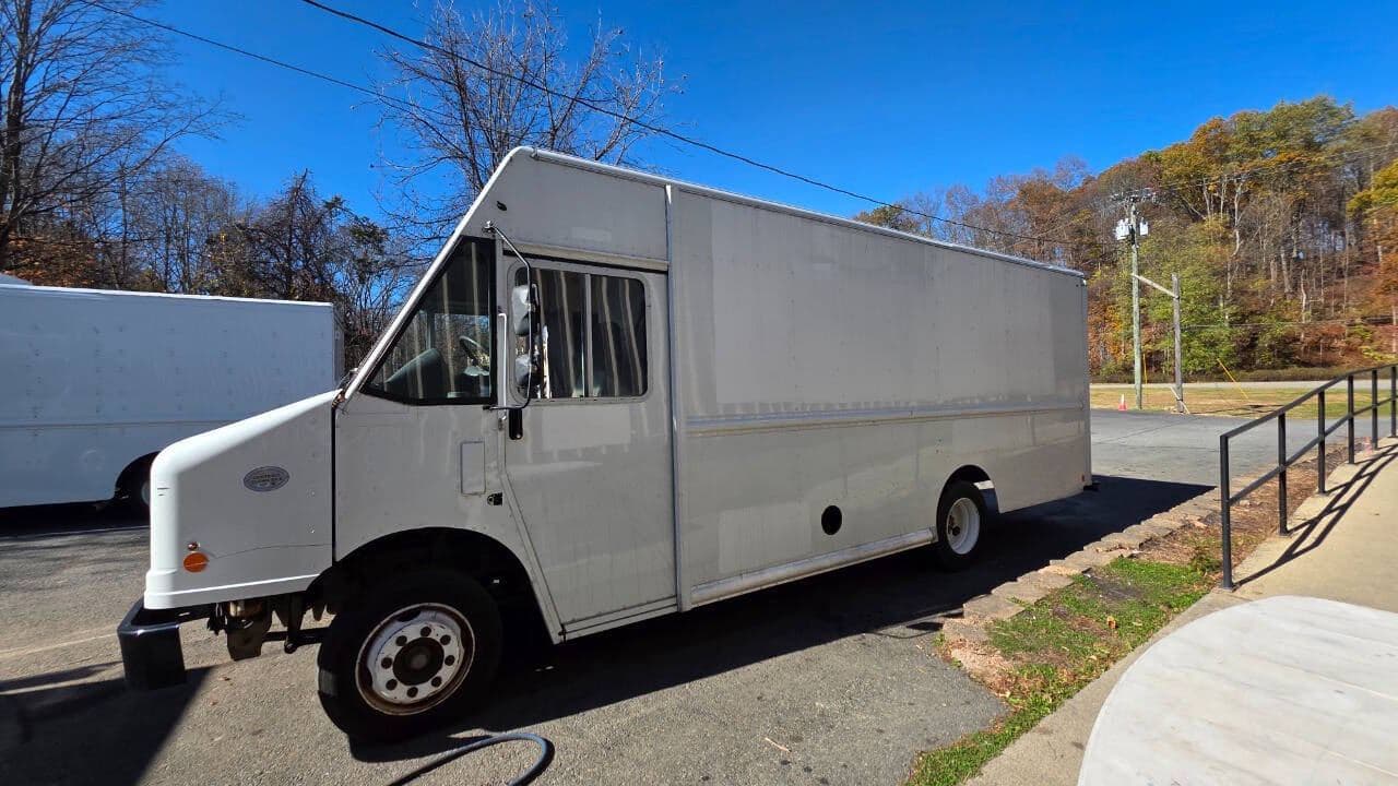 2018 Freightliner MT55 image 1