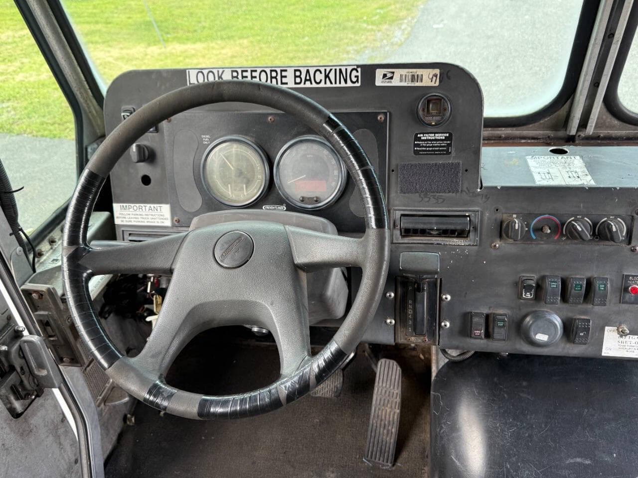 2003 Freightliner MT45 image 23