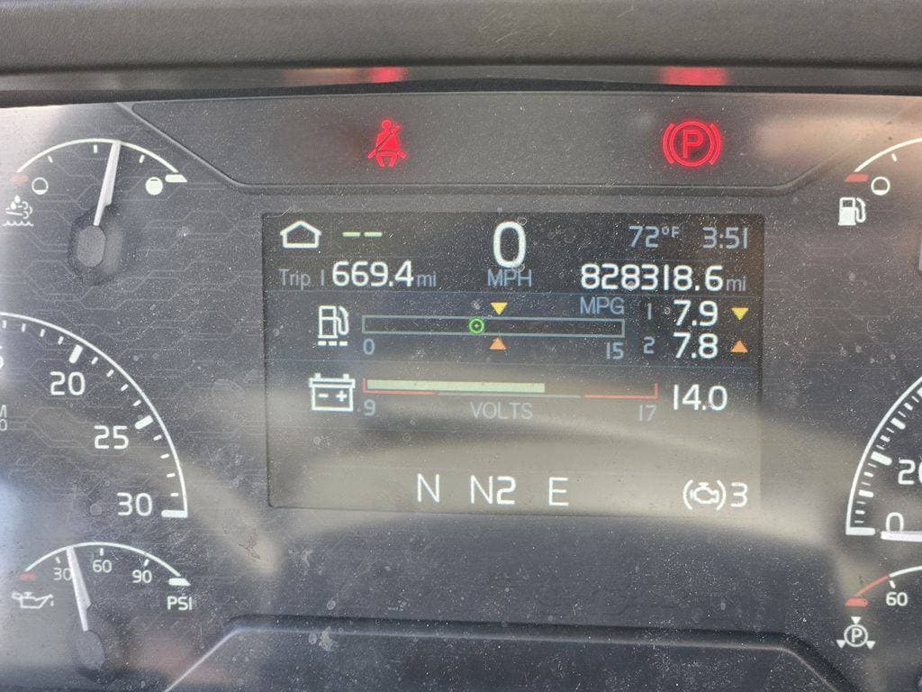 2019 Volvo VNR image 10